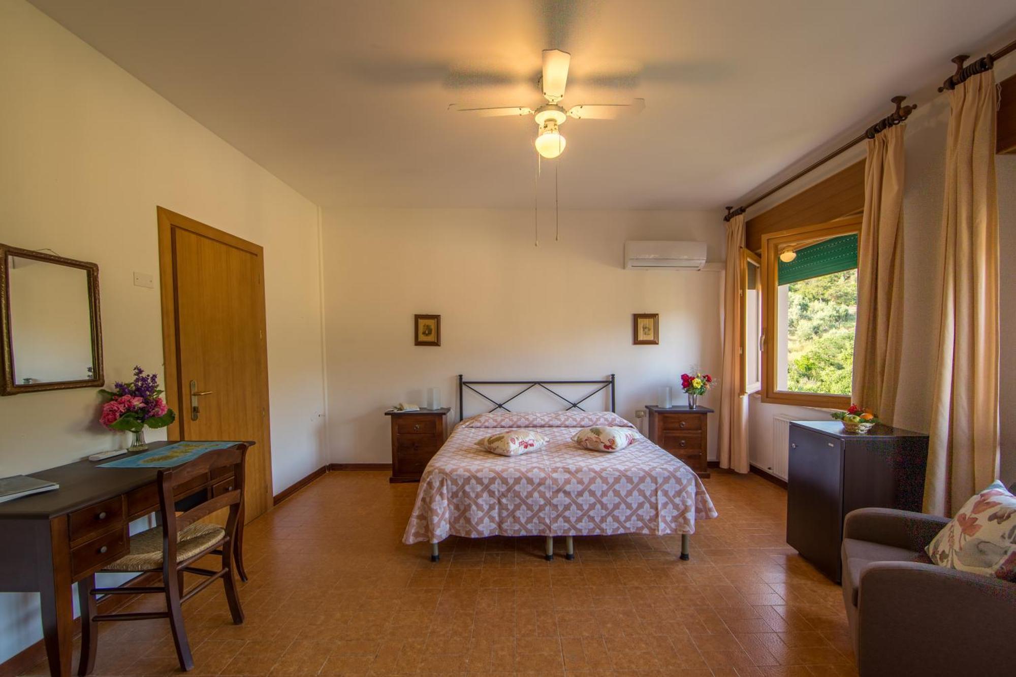 Hotel La Feluca Portoferraio Eksteriør bilde
